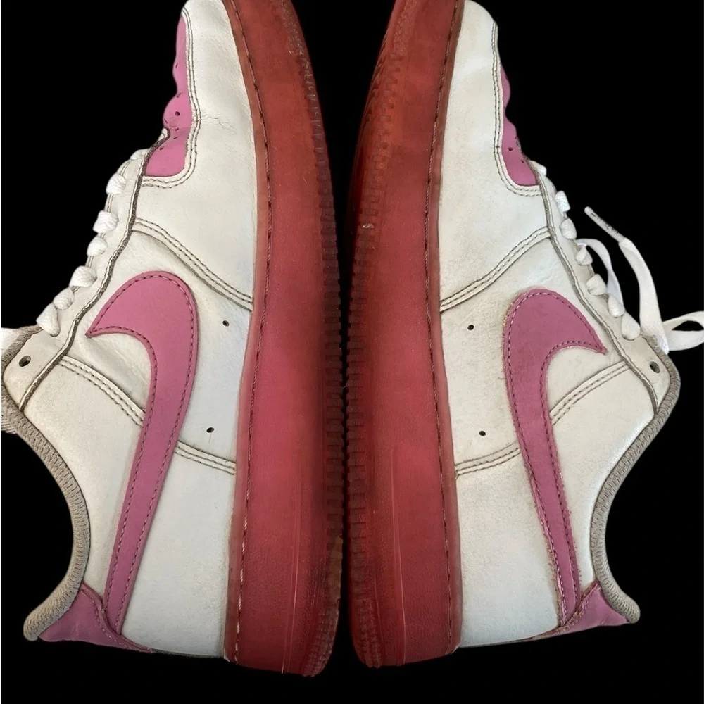 Nike Air Pink and White shoes SZ 8.5